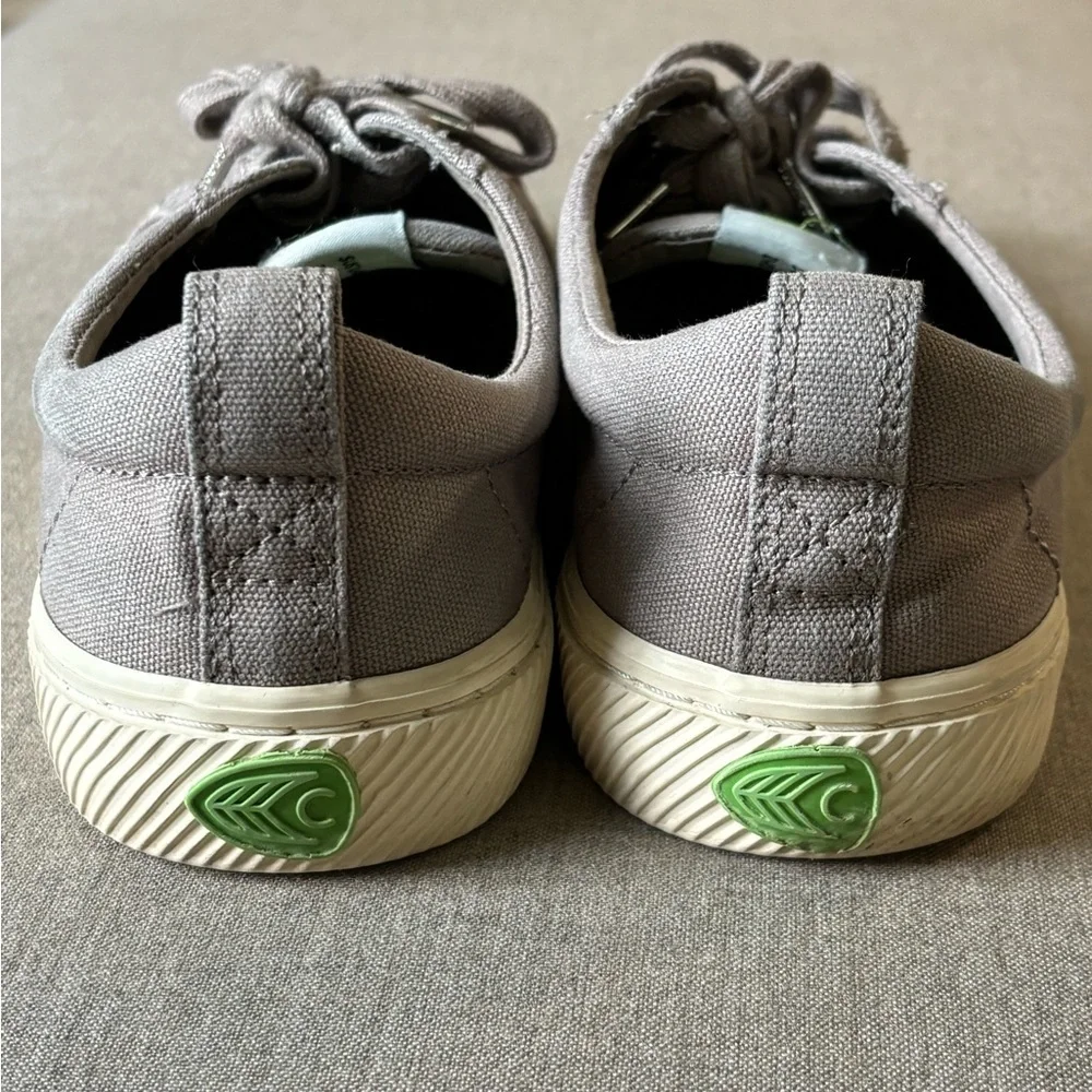 Cariuma size‎ men’s 8 or women’s 9.5 gray Canvas Sneakers 💎